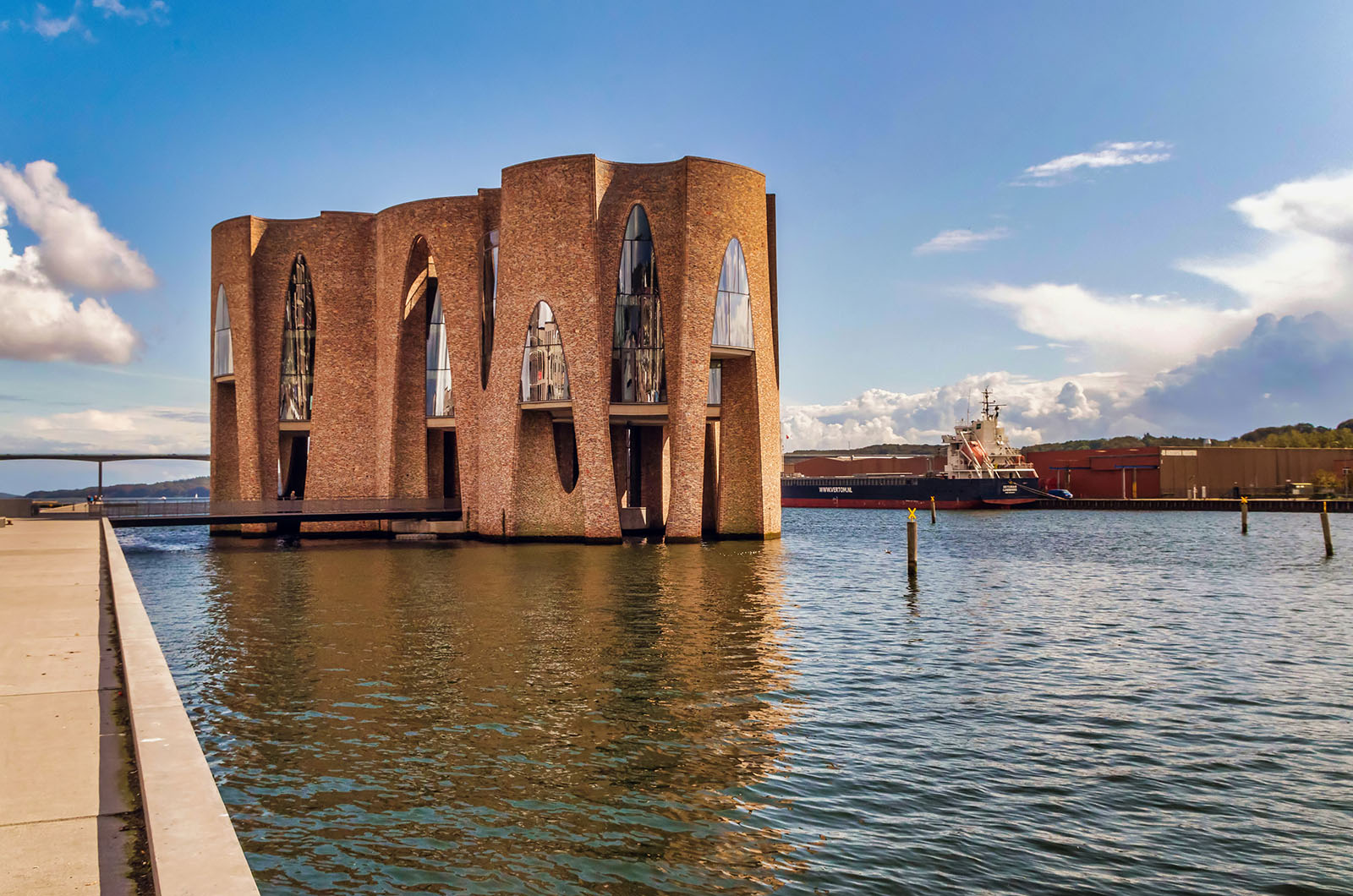 Дом на фьорде появился в датском городе Вайле